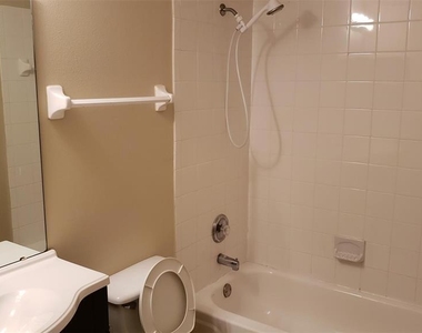 636 Majesty Drive - Photo Thumbnail 13
