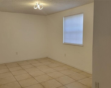 4023 Versailles Drive - Photo Thumbnail 7