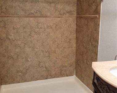 4023 Versailles Drive - Photo Thumbnail 10