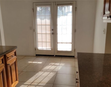 4023 Versailles Drive - Photo Thumbnail 5