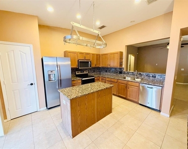 3227 Ogden Drive - Photo Thumbnail 4