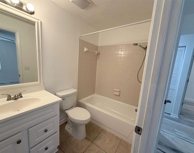 6125 Topher Trail - Photo Thumbnail 10