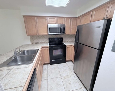 6125 Topher Trail - Photo Thumbnail 7