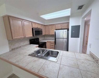 6125 Topher Trail - Photo Thumbnail 5