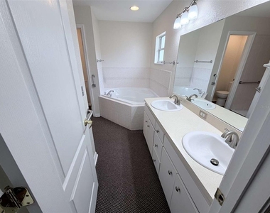 5967 Hillside Heights Drive - Photo Thumbnail 9