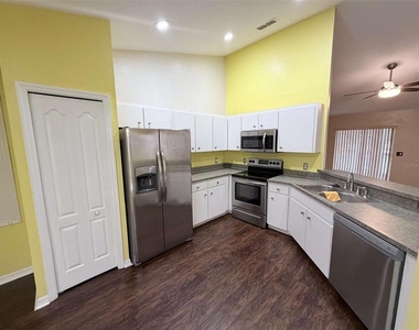 5967 Hillside Heights Drive - Photo Thumbnail 2