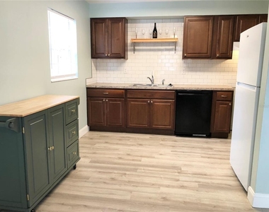 415 W Easy Street - Photo Thumbnail 2