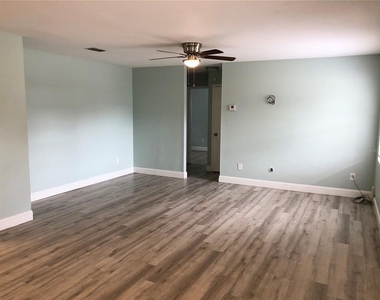 415 W Easy Street - Photo Thumbnail 5