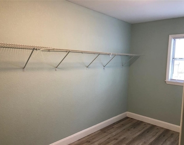 415 W Easy Street - Photo Thumbnail 12