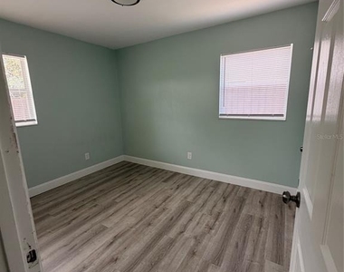 415 W Easy Street - Photo Thumbnail 9