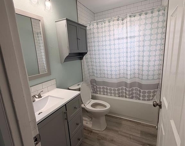 415 W Easy Street - Photo Thumbnail 13