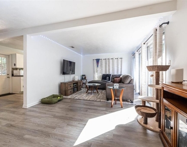 749 Nw 34th Street - Photo Thumbnail 10