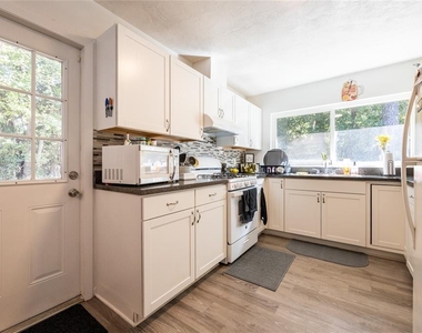 749 Nw 34th Street - Photo Thumbnail 13