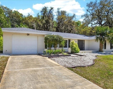 8 Blare Drive - Photo Thumbnail 3