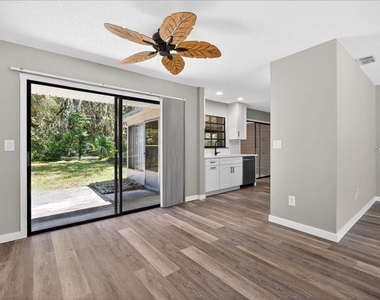 8 Blare Drive - Photo Thumbnail 4