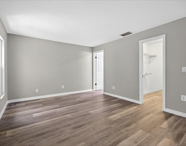 8 Blare Drive - Photo Thumbnail 16