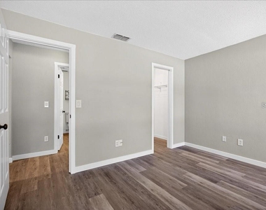 8 Blare Drive - Photo Thumbnail 15