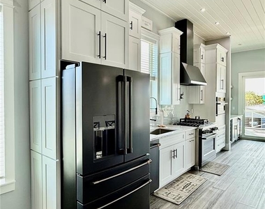 304 N 7th Street - Photo Thumbnail 3
