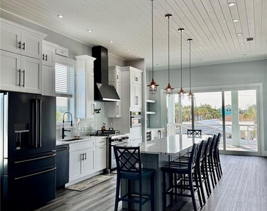 304 N 7th Street - Photo Thumbnail 1