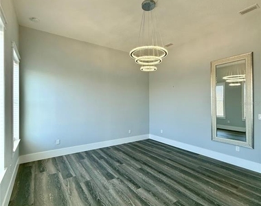 304 N 7th Street - Photo Thumbnail 7