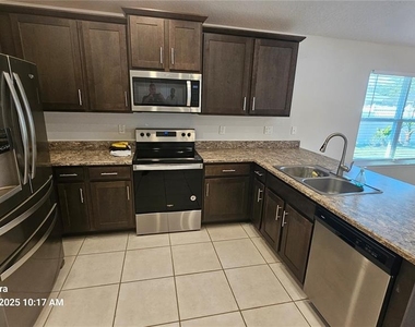 11 Birchtree Way - Photo Thumbnail 5