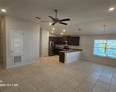 11 Birchtree Way - Photo Thumbnail 3