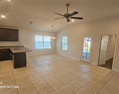11 Birchtree Way - Photo Thumbnail 2