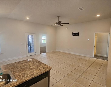 11 Birchtree Way - Photo Thumbnail 7