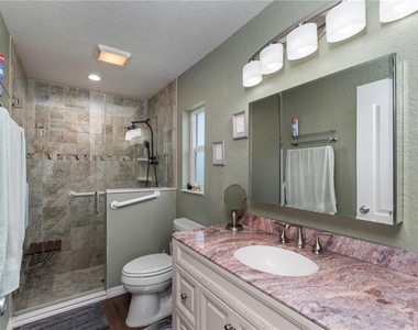 3241 Tropicaire Boulevard - Photo Thumbnail 13