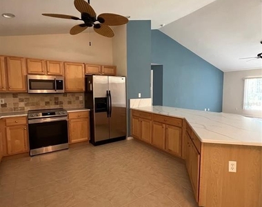 2634 Twinkle Avenue - Photo Thumbnail 4