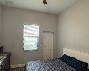12201 Rosaro Avenue - Photo Thumbnail 9