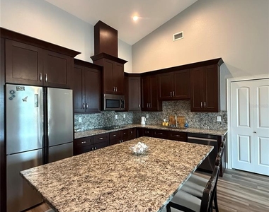 12201 Rosaro Avenue - Photo Thumbnail 5