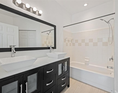 5571 Rosehill Road - Photo Thumbnail 22
