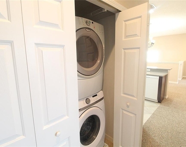 3474 Parkridge Circle - Photo Thumbnail 5