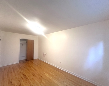 83-24 Talbot Street - Photo Thumbnail 5