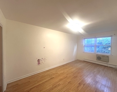 83-24 Talbot Street - Photo Thumbnail 4