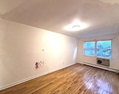 83-24 Talbot Street - Photo Thumbnail 3