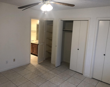 6633 Amposta Drive - Photo Thumbnail 8