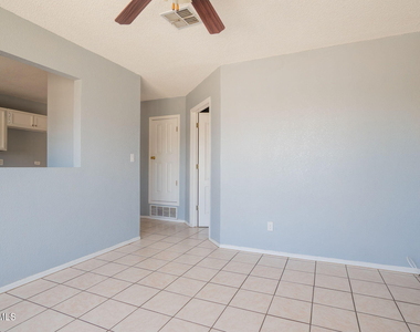 11924 Kings Guard Drive - Photo Thumbnail 12