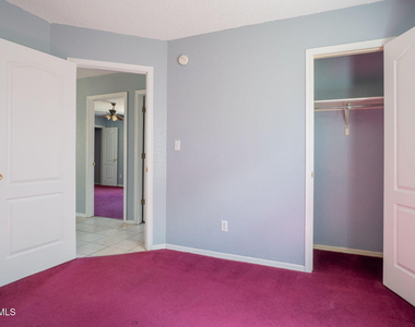 11924 Kings Guard Drive - Photo Thumbnail 18