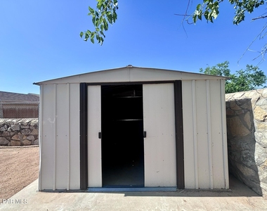 11924 Kings Guard Drive - Photo Thumbnail 2