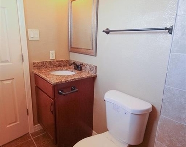 10804 Gloster Court - Photo Thumbnail 10