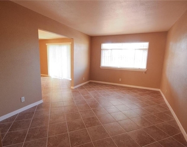 10804 Gloster Court - Photo Thumbnail 7