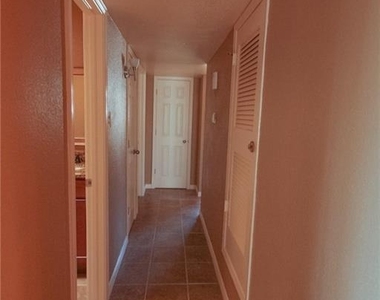 10804 Gloster Court - Photo Thumbnail 12