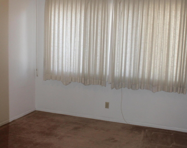 3000 Park North Drive - Photo Thumbnail 15