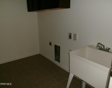 4704 Pistolero Lane - Photo Thumbnail 11