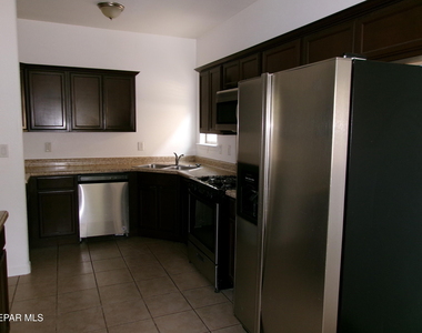 4704 Pistolero Lane - Photo Thumbnail 5