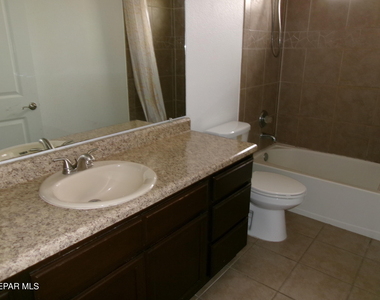 4704 Pistolero Lane - Photo Thumbnail 10