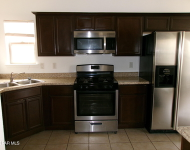 4704 Pistolero Lane - Photo Thumbnail 4