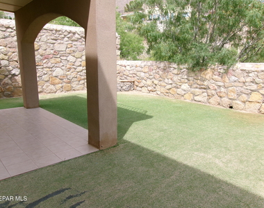 4704 Pistolero Lane - Photo Thumbnail 13